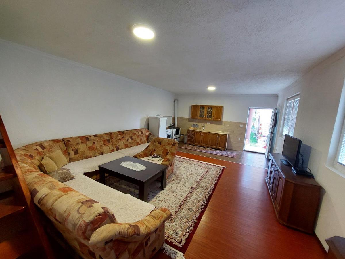 Sara Apartments プラヴ エクステリア 写真