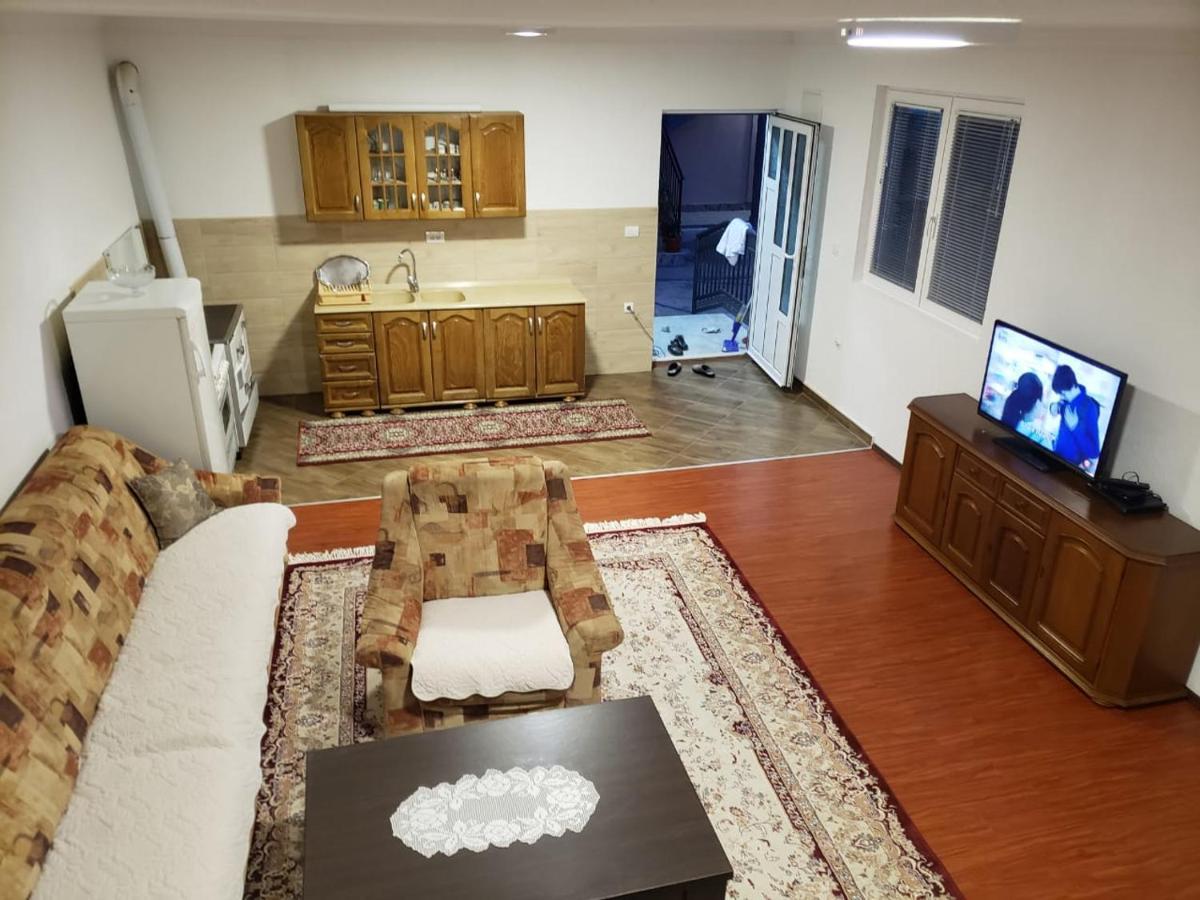 Sara Apartments プラヴ エクステリア 写真